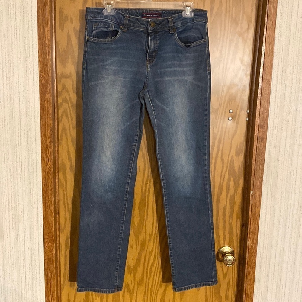 Tommy Hilfiger Straight Leg Jeans size 8. (BO)